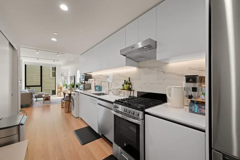Photo 3 of 7 of 100 Duboce Avenue Unit 306