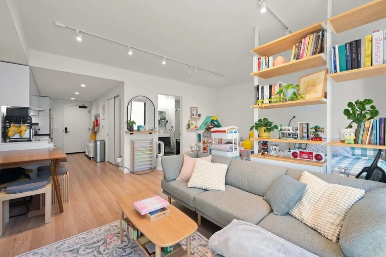 Photo 5 of 7 of 100 Duboce Avenue Unit 306