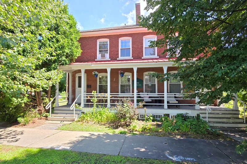 Photo 2 of 13 of 1114A Ethan Allen