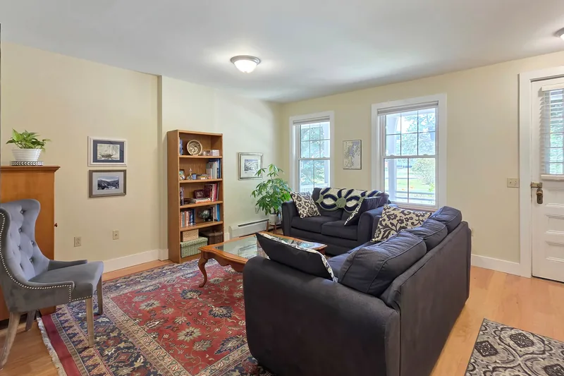 Photo 8 of 13 of 1114A Ethan Allen
