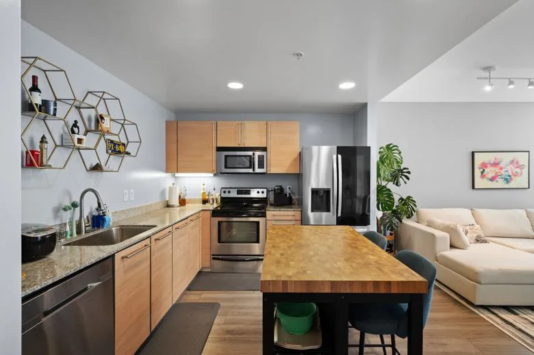 Photo 4 of 7 of 1160 Mission Street Unit 1105