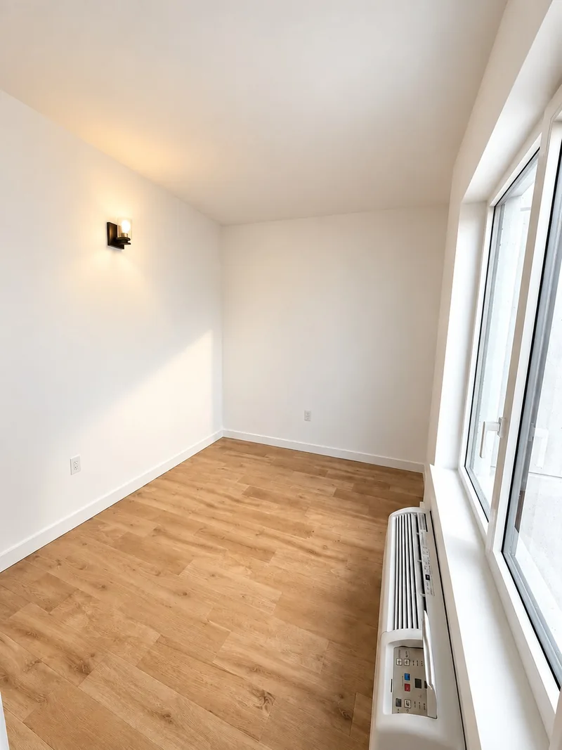 Photo 3 of 6 of 1677 Eastburn Avenue