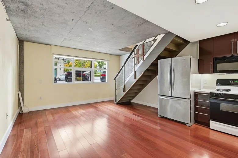 Photo 3 of 8 of 200 Brannan Street Unit 114