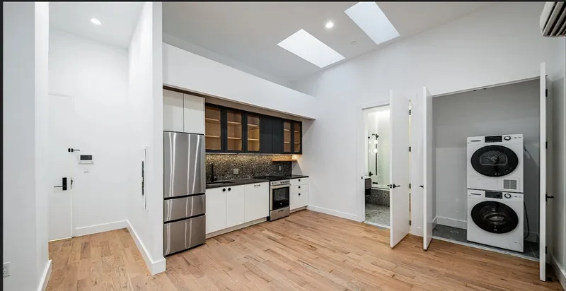 Photo 5 of 5 of 228 North 7th Street Apartments