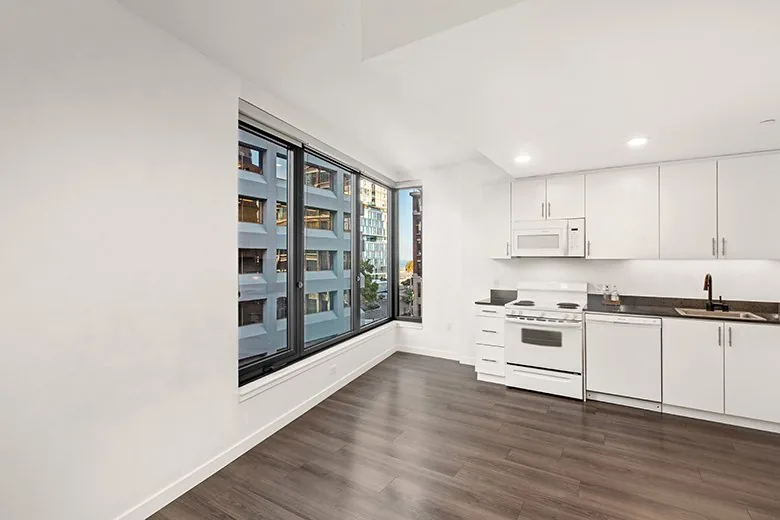 Photo 4 of 7 of 280 Spear Street Unit 4P
