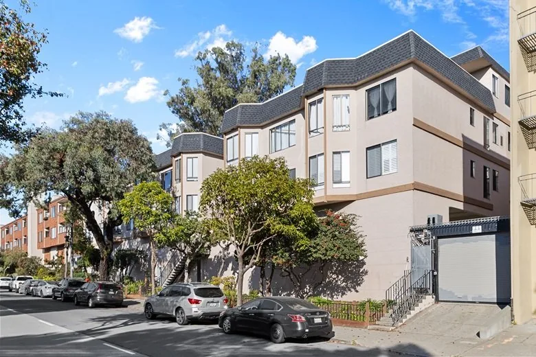 Photo 2 of 13 of 370 Monterey Blvd Unit 313