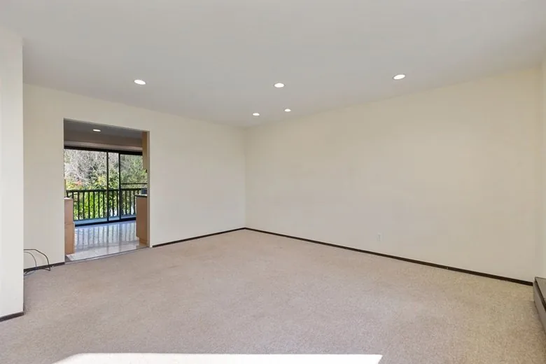 Photo 4 of 13 of 370 Monterey Blvd Unit 313