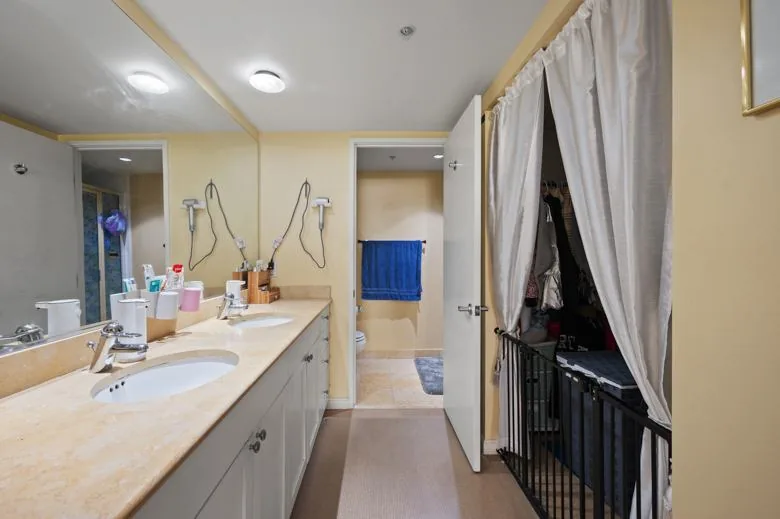 Photo 6 of 19 of 400 Beale Street Unit 407