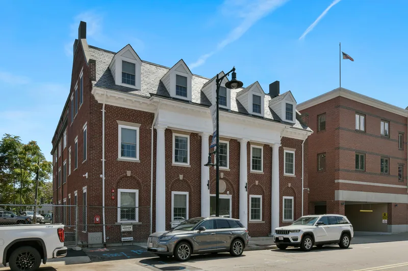 Photo 1 of 13 of 402-410 Washington Street