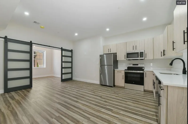 Photo 4 of 13 of 402-410 Washington Street