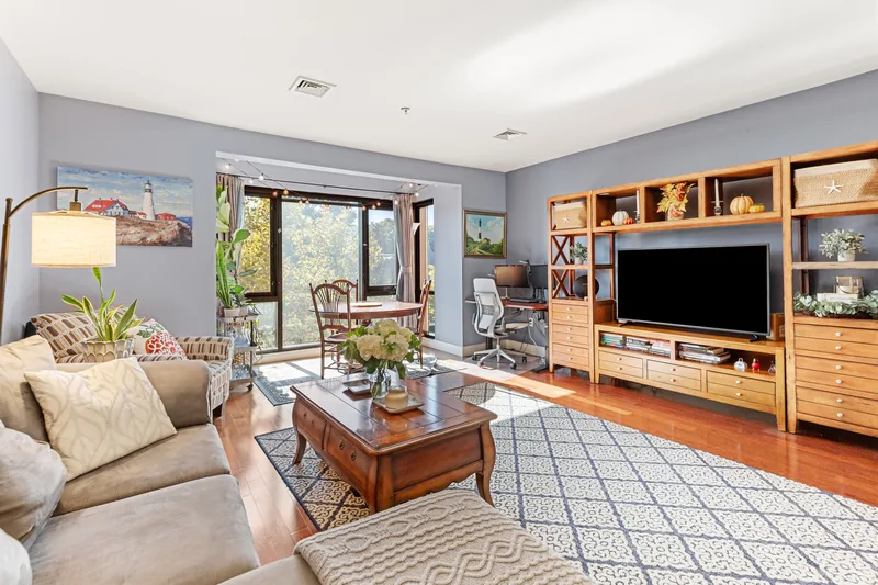 Photo 9 of 23 of 533 Cambridge Street Condominium