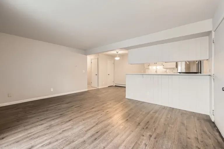 Photo 7 of 36 of 625 Manhattan Place Unit 308