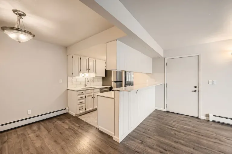 Photo 9 of 36 of 625 Manhattan Place Unit 308