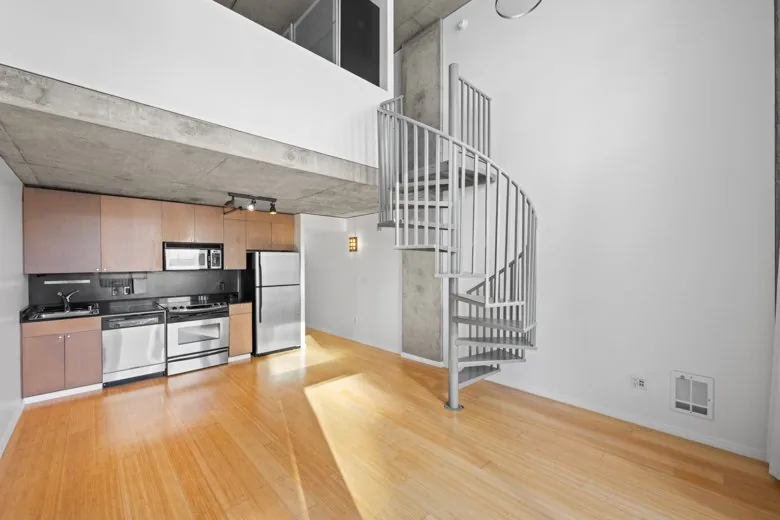 Photo 2 of 15 of 855 Folsom Street Unit 742