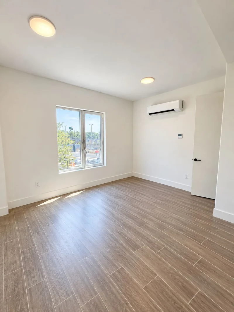 Photo 6 of 6 of 926 Mother Gaston Boulevard Apartments