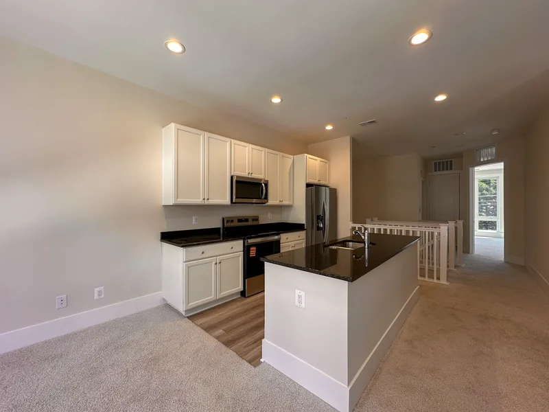 Photo 14 of 17 of Chain Bridge Estates - Upper Flat