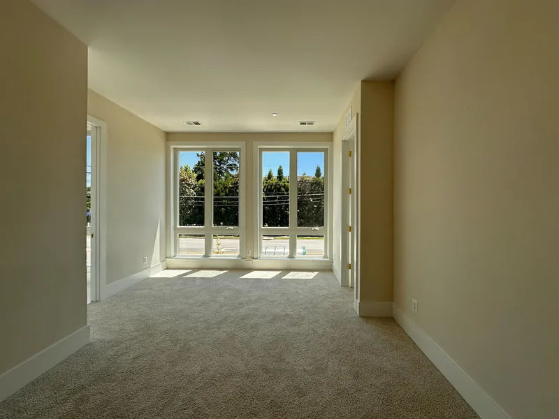 Photo 16 of 17 of Chain Bridge Estates - Upper Flat