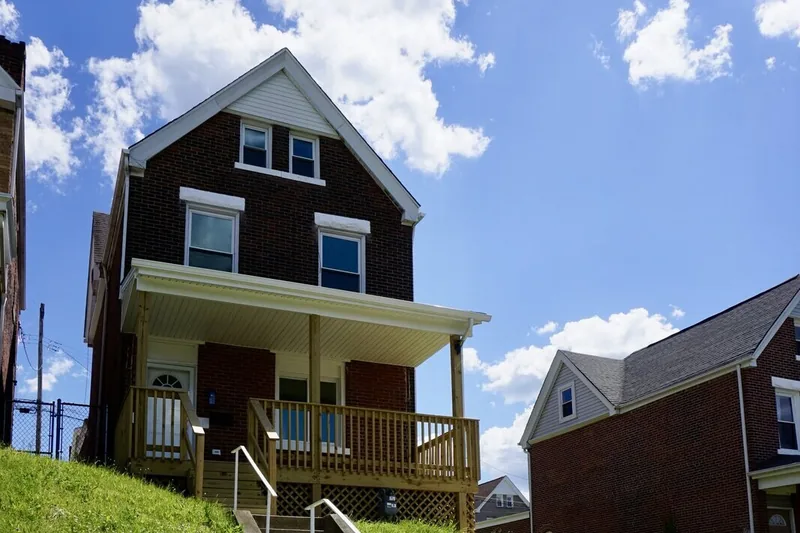 Photo 2 of 13 of City of Bridges Community Land Trust - 424 Suncrest Street (Knoxville)