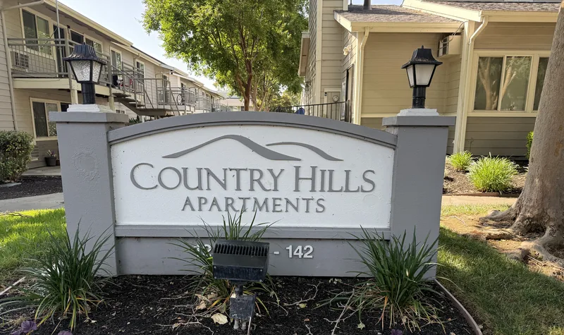 Photo 9 of 11 of Country Hills