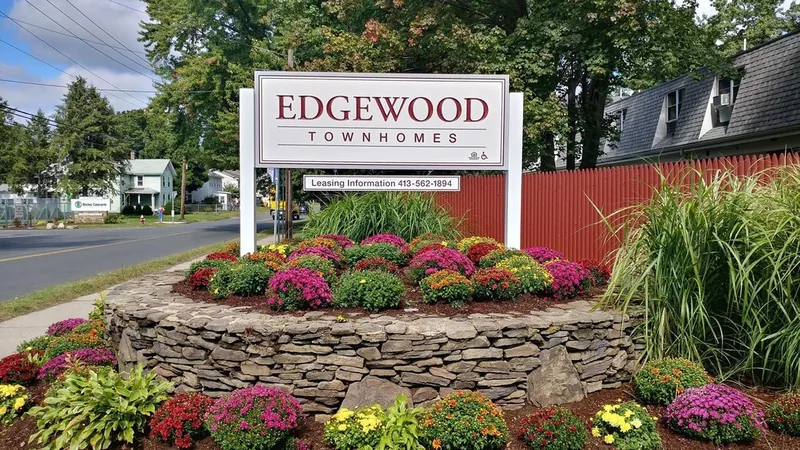 Photo 1 of 2 of Edgewood Apartments
