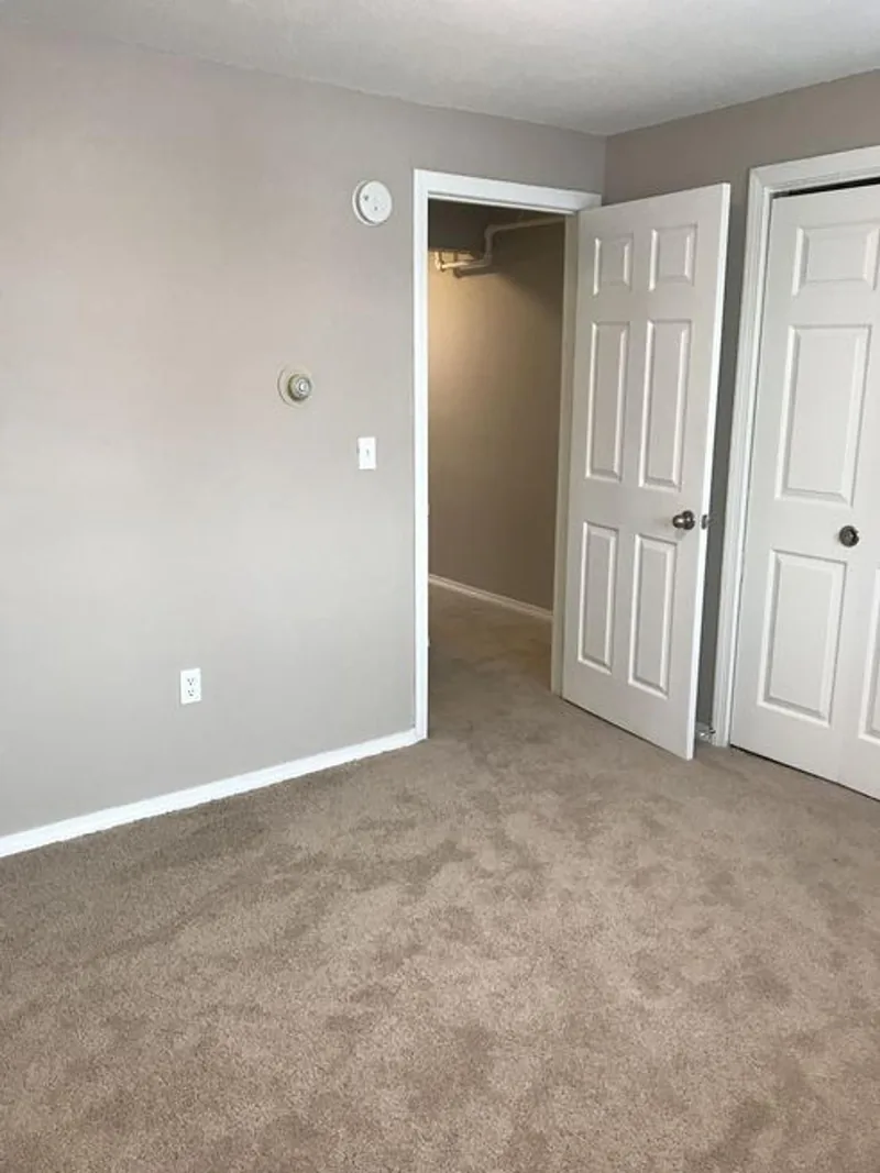 Photo 2 of 2 of Edgewood Apartments