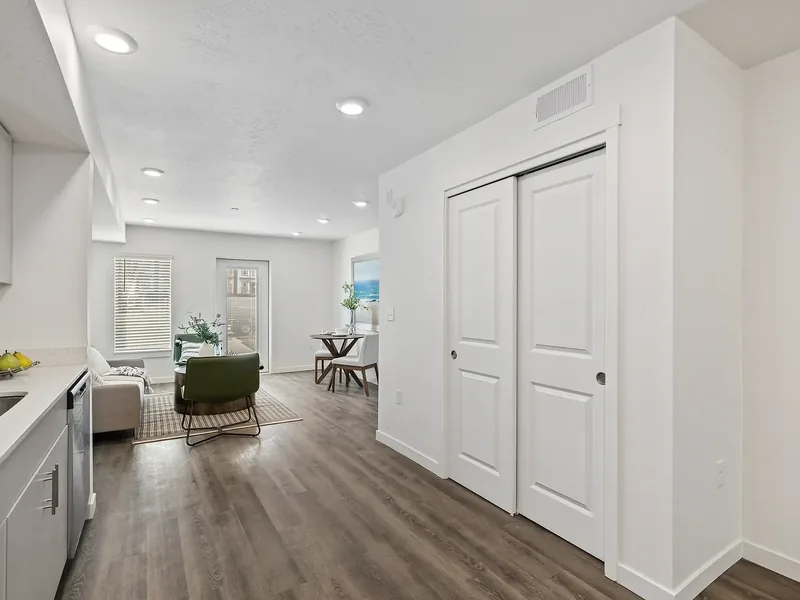 Photo 6 of 12 of Falcons Landing Apartments