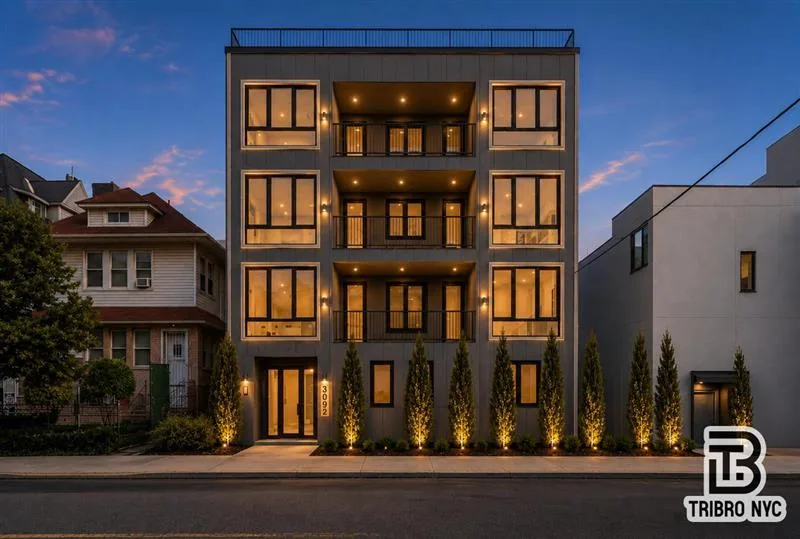 Photo 1 of 14 of Farragut Residences