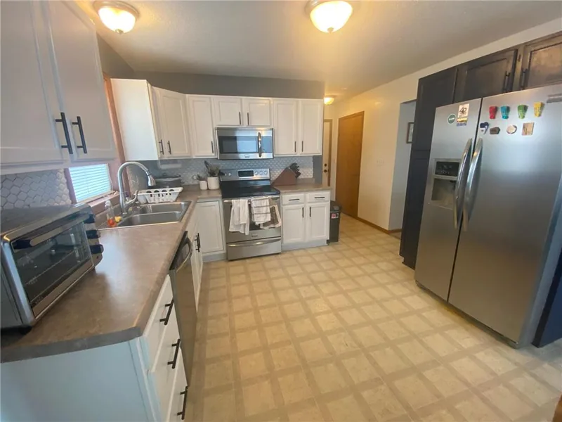 Photo 11 of 27 of First Homes CLT home - 805 3rd Avenue NE, Plainview