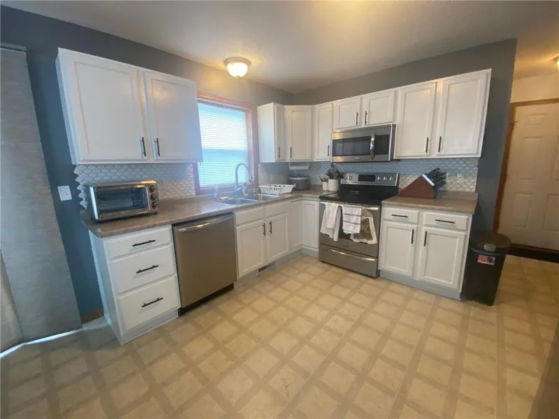 Photo 12 of 27 of First Homes CLT home - 805 3rd Avenue NE, Plainview