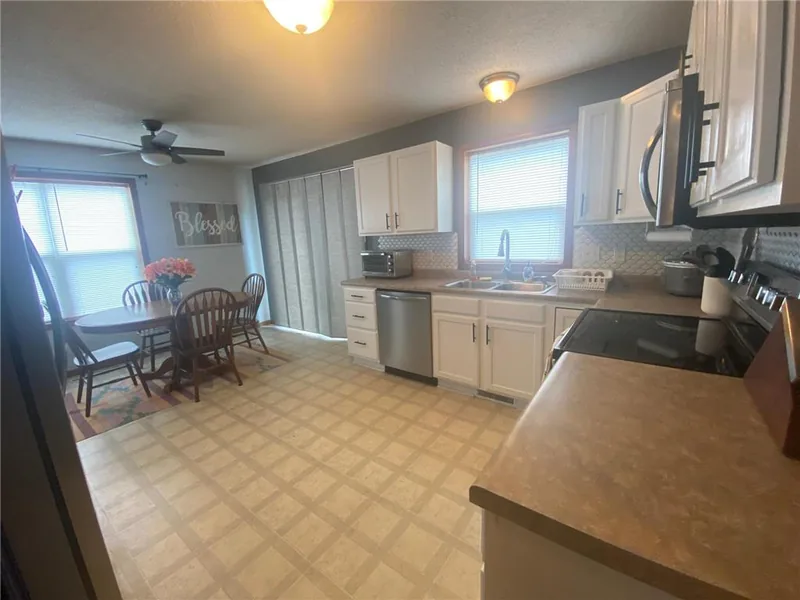 Photo 6 of 27 of First Homes CLT home - 805 3rd Avenue NE, Plainview