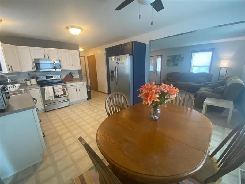 Photo 9 of 27 of First Homes CLT home - 805 3rd Avenue NE, Plainview