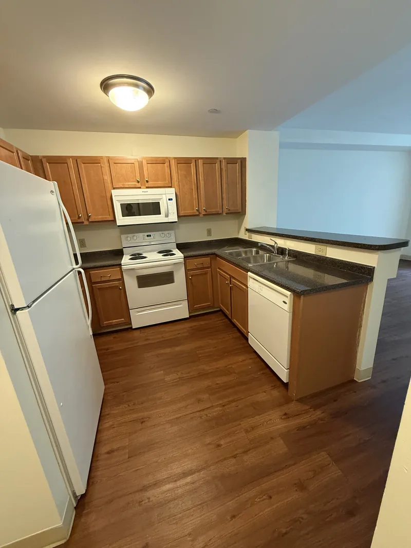 Photo 8 of 14 of Halstead Burlington
