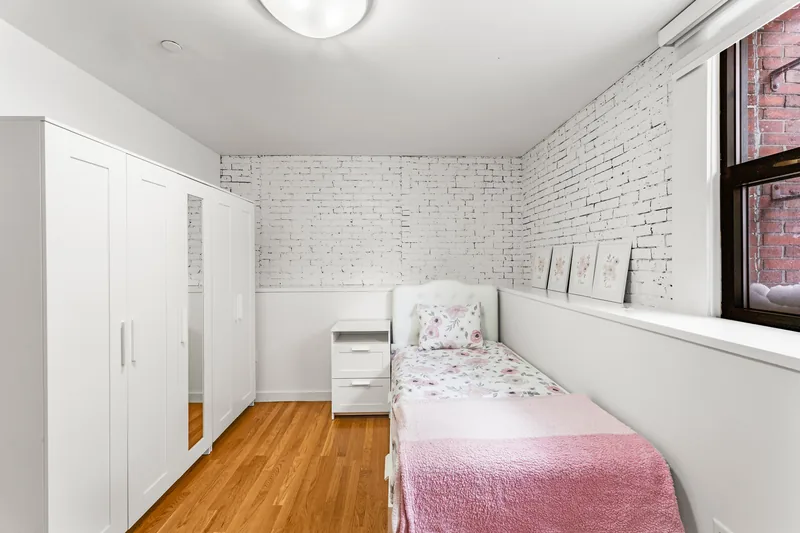 Photo 17 of 22 of Lawrence Place Condominium