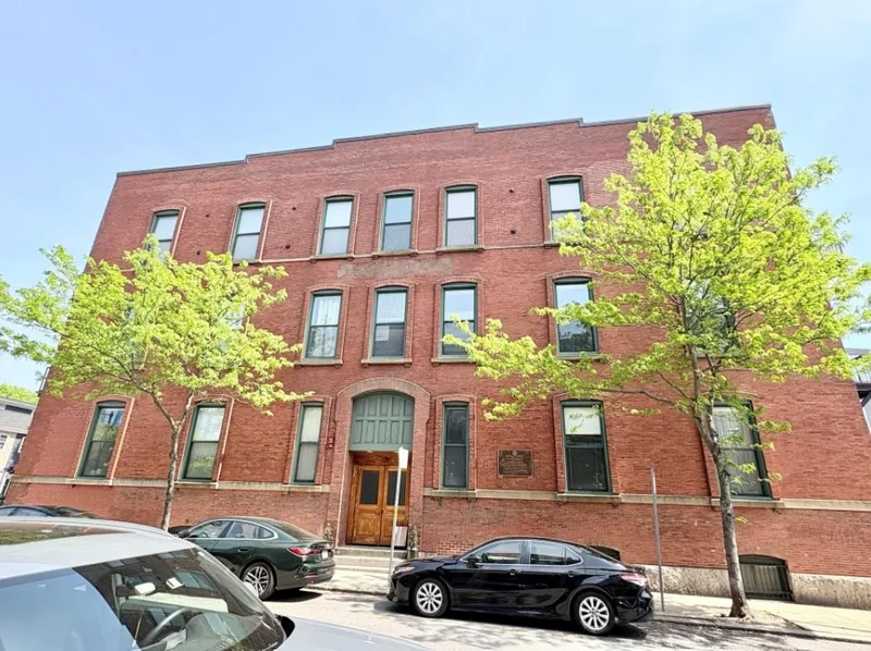 Photo 2 of 22 of Lawrence Place Condominium