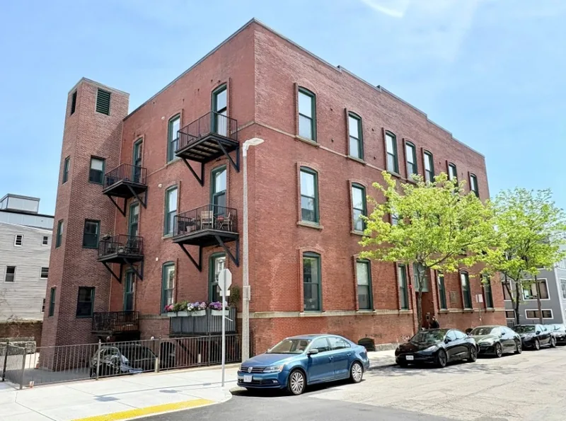 Photo 3 of 22 of Lawrence Place Condominium