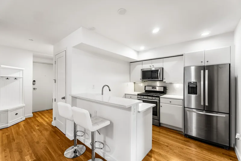 Photo 7 of 22 of Lawrence Place Condominium
