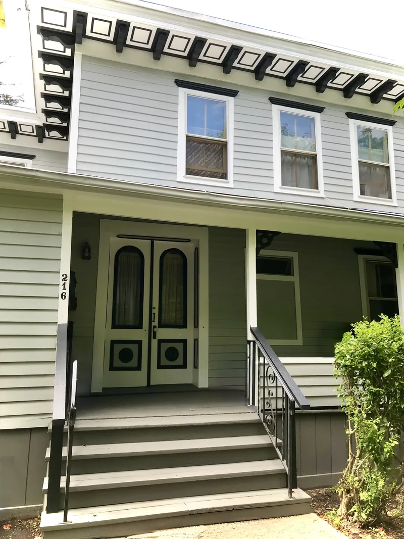 Photo of Linn Apartments