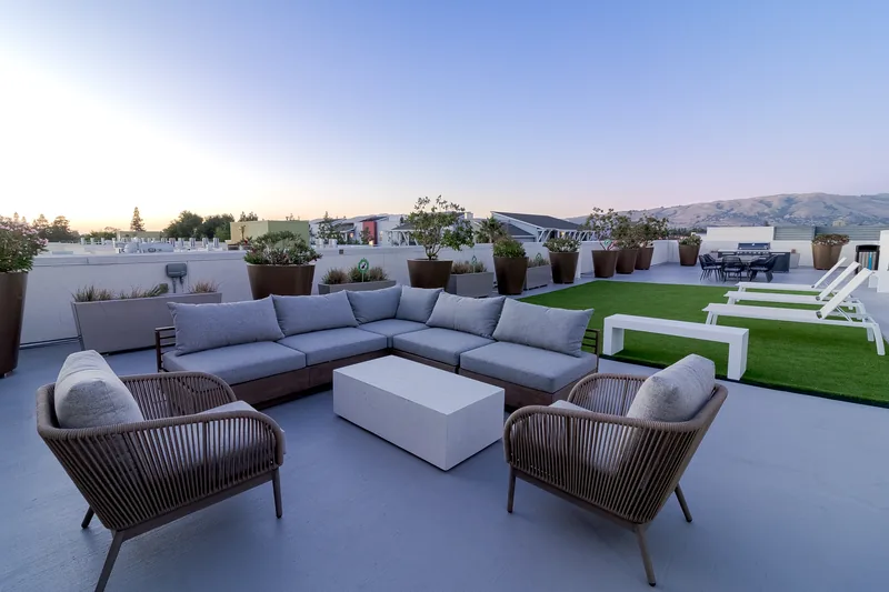 Photo 8 of 9 of LINQ Apartments