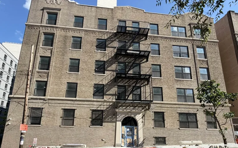 Photo 1 of 8 of Longfellow Marmion Apartments