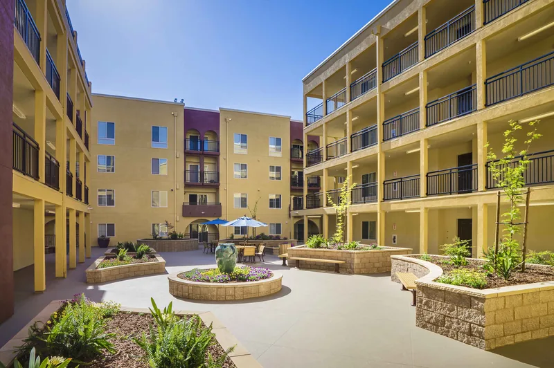 Photo 1 of 9 of Mayfair Court Apartments