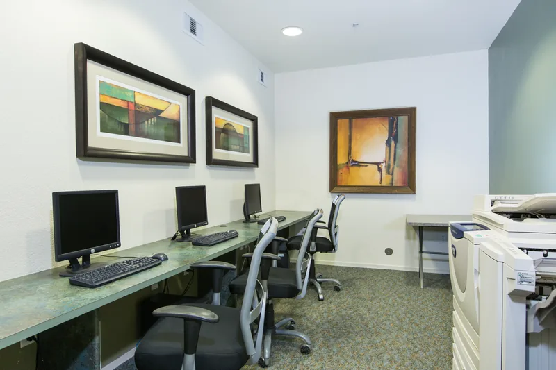 Photo 1 of 10 of Oak Tree Village Apartments