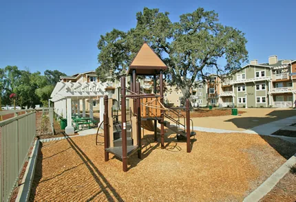 Photo 6 of 10 of Oak Tree Village Apartments