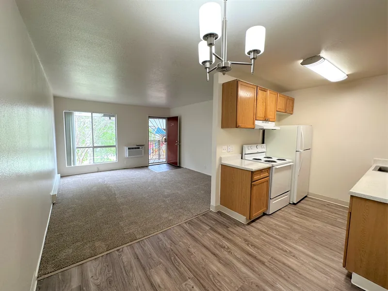 Photo 5 of 10 of Orchard Glen Apartments