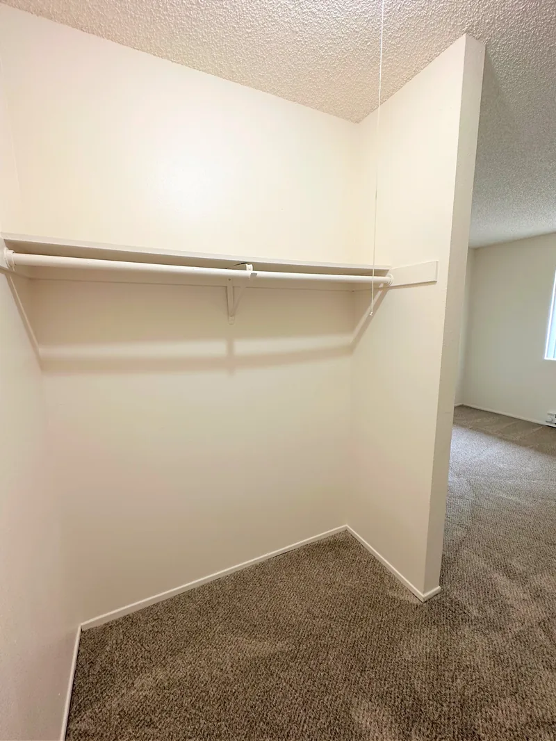 Photo 8 of 10 of Orchard Glen Apartments
