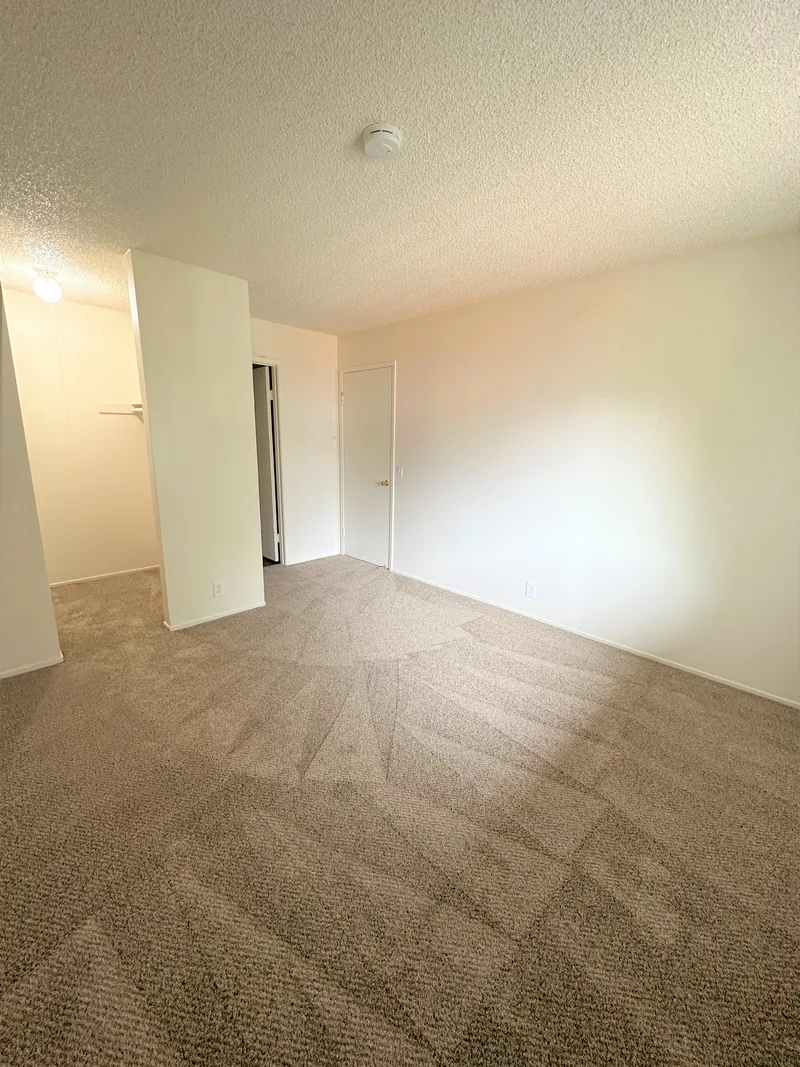 Photo 9 of 10 of Orchard Glen Apartments