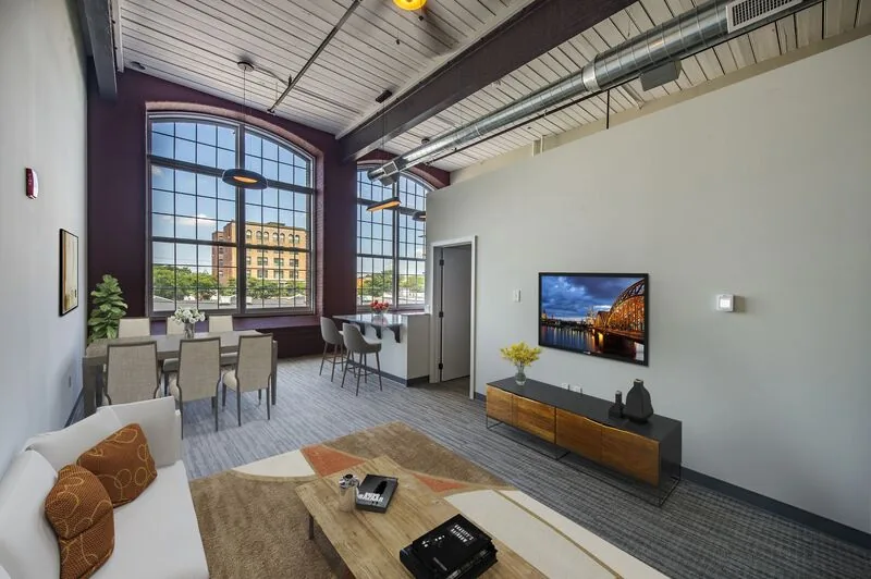 Photo 2 of 4 of Pac 10 Lofts
