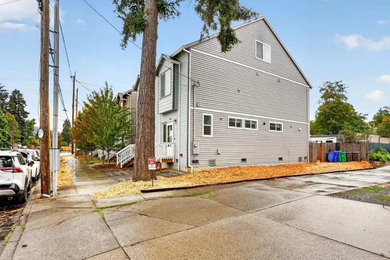 Photo 1 of 40 of Proud Ground home: 12102 SE Raymond St