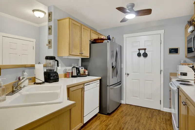 Photo 10 of 20 of Proud Ground home: 14830 SW Sandhill Loop #102