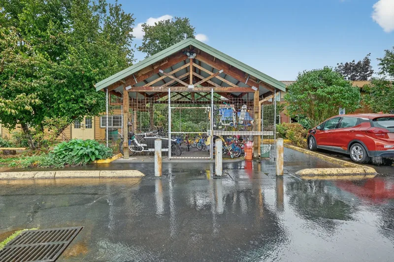 Photo 20 of 20 of Proud Ground home: 4653 NE Killingsworth Street #27
