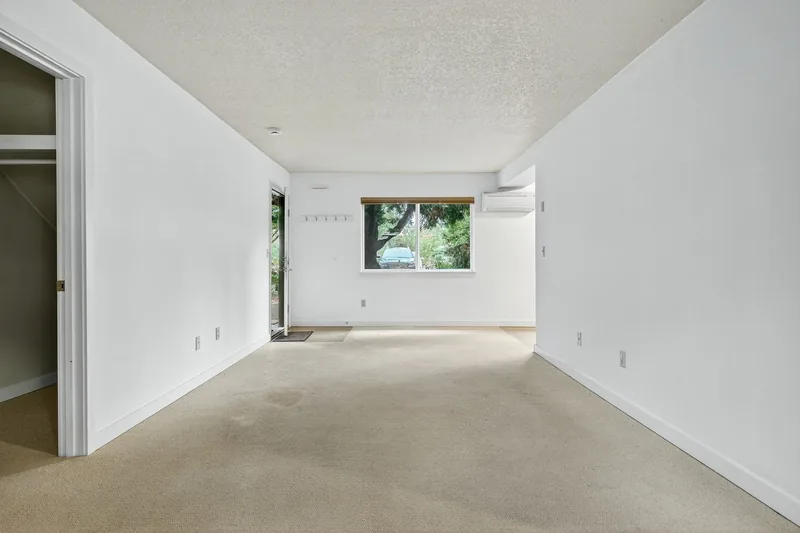 Photo 4 of 20 of Proud Ground home: 4653 NE Killingsworth Street #27